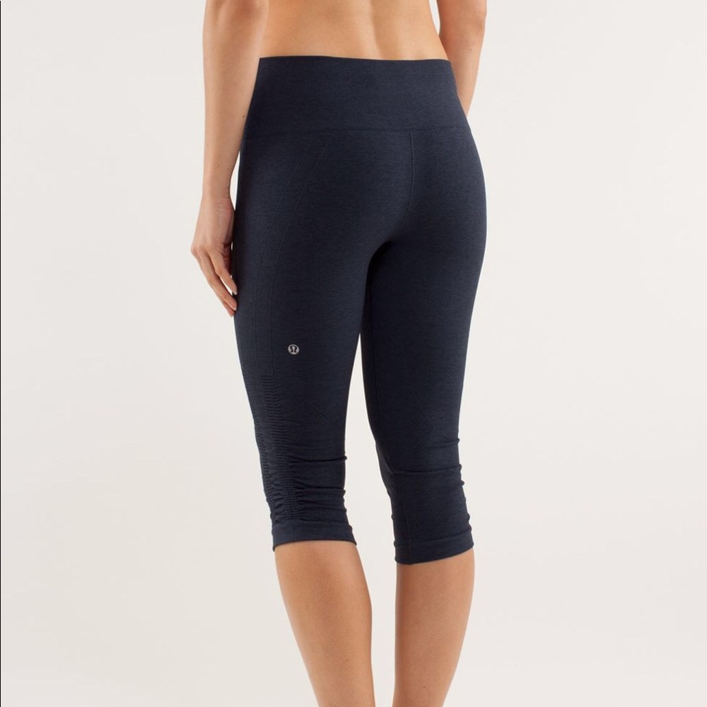 Lululemon in the flow crop pants in inkwell (gray)